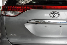 2008款丰田普瑞维亚3.5L豪华型到店实拍