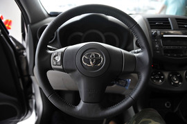 2010款丰田RAV4自动豪华版到店实拍