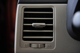 2011款丰田卡罗拉1.6L