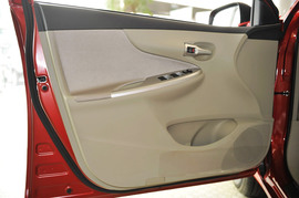 2011款丰田卡罗拉1.6L