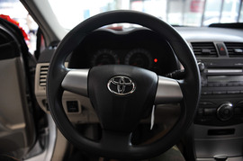 2011款丰田卡罗拉1.8L
