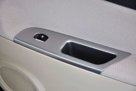 2011款中华骏捷FSV新锐版1.5AT豪华型到店实拍