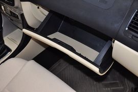 2011款中华骏捷FSV新锐版1.5AT豪华型到店实拍