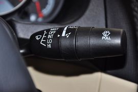 2011款中华骏捷FSV新锐版1.5AT豪华型到店实拍