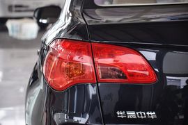 2011款中华骏捷FSV新锐版1.5AT豪华型到店实拍