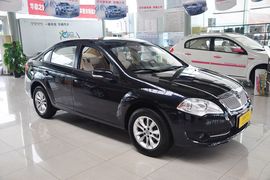 2011款中华骏捷FSV新锐版1.5AT豪华型到店实拍
