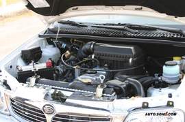 1.3L众泰2008内饰