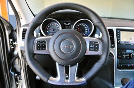 2012款Jeep大切诺基SRT8海外实拍