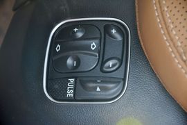 2011款奔驰SL300