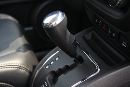 2011款Jeep新指南者2.4L