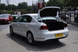 2012款大众全新迈腾