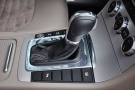 2012款大众全新迈腾