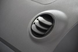 2010款英伦金刚1.5L手动无敌型实拍