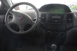 2010款英伦金刚1.5L手动无敌型实拍