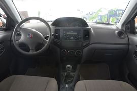 2010款英伦金刚1.5L手动无敌型实拍