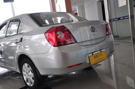 2010款英伦金刚1.5L手动无敌型实拍
