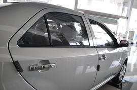 2010款英伦金刚1.5L手动无敌型实拍