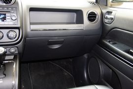2011款Jeep新指南者2.4L