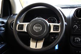 2011款Jeep新指南者2.4L