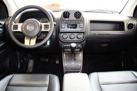 2011款Jeep新指南者2.4L