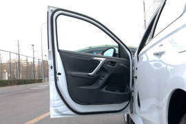 2017款雪铁龙全新爱丽舍1.6L