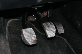 2017款雪铁龙全新爱丽舍1.6L