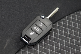 2017款雪铁龙全新爱丽舍1.6L