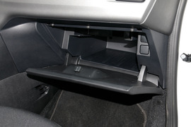 2017款雪铁龙全新爱丽舍1.6L