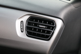 2017款雪铁龙全新爱丽舍1.6L