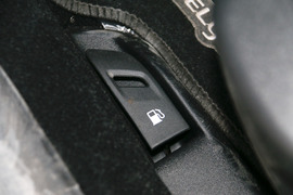 2017款雪铁龙全新爱丽舍1.6L