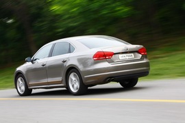 2011款上海大众全新帕萨特1.8T御尊版试驾实拍