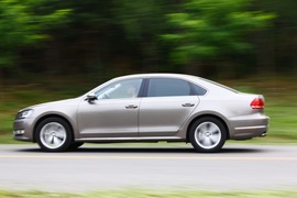 2011款上海大众全新帕萨特1.8T御尊版试驾实拍