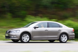 2011款上海大众全新帕萨特1.8T御尊版试驾实拍