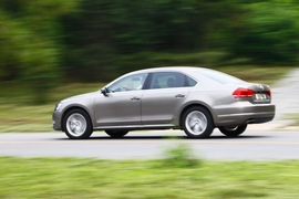 2011款上海大众全新帕萨特1.8T御尊版试驾实拍