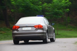 2011款上海大众全新帕萨特1.8T御尊版试驾实拍