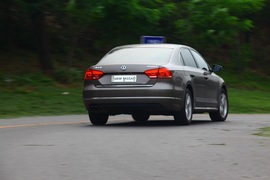 2011款上海大众全新帕萨特1.8T御尊版试驾实拍