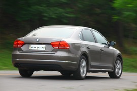 2011款上海大众全新帕萨特1.8T御尊版试驾实拍