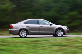 2011款上海大众全新帕萨特1.8T御尊版试驾实拍