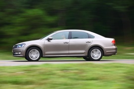 2011款上海大众全新帕萨特1.8T御尊版试驾实拍
