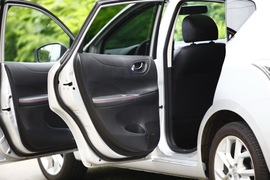 2011款日产骐达1.6T
