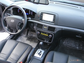 现代索纳塔-御翔内饰