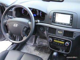 现代索纳塔-御翔内饰