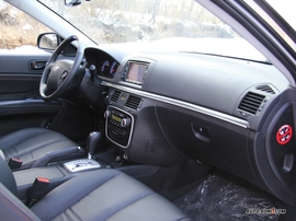 现代索纳塔-御翔内饰