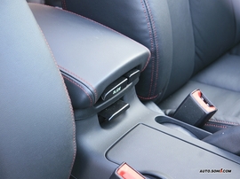 现代索纳塔-御翔内饰