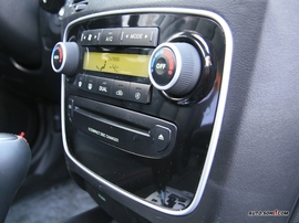 现代索纳塔-御翔内饰