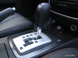 现代索纳塔-御翔内饰