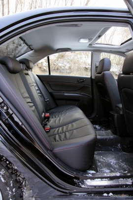 现代索纳塔-御翔内饰