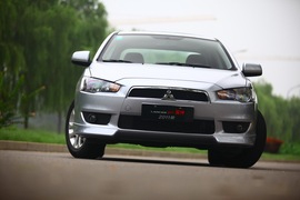 2011款三菱翼神1.8LCVT致尚版豪华型试驾实拍