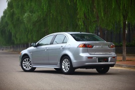 2011款三菱翼神1.8LCVT致尚版豪华型试驾实拍