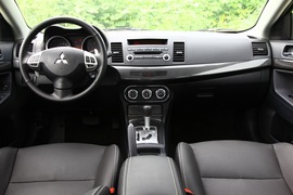 2011款三菱翼神1.8L